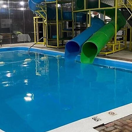 Camp Inn Lodge Au Sable Экстерьер фото
