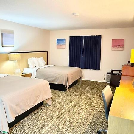 Camp Inn Lodge Au Sable Экстерьер фото