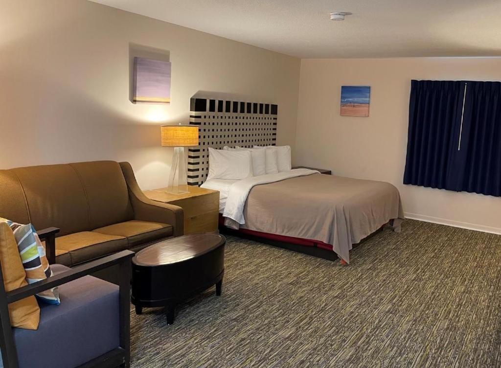 Camp Inn Lodge Au Sable Экстерьер фото